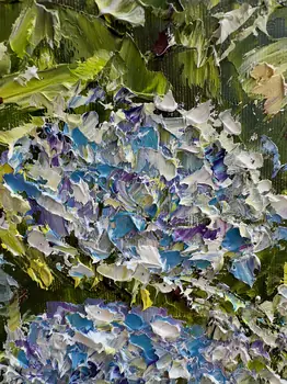 Detail of Hydrangea showing textured impasto oil painting by Nataliia Soloviova.