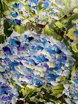 Detail of Hydrangea showing textured impasto oil painting by Nataliia Soloviova.