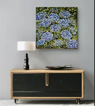 Detail of Hydrangea showing textured impasto oil painting by Nataliia Soloviova.